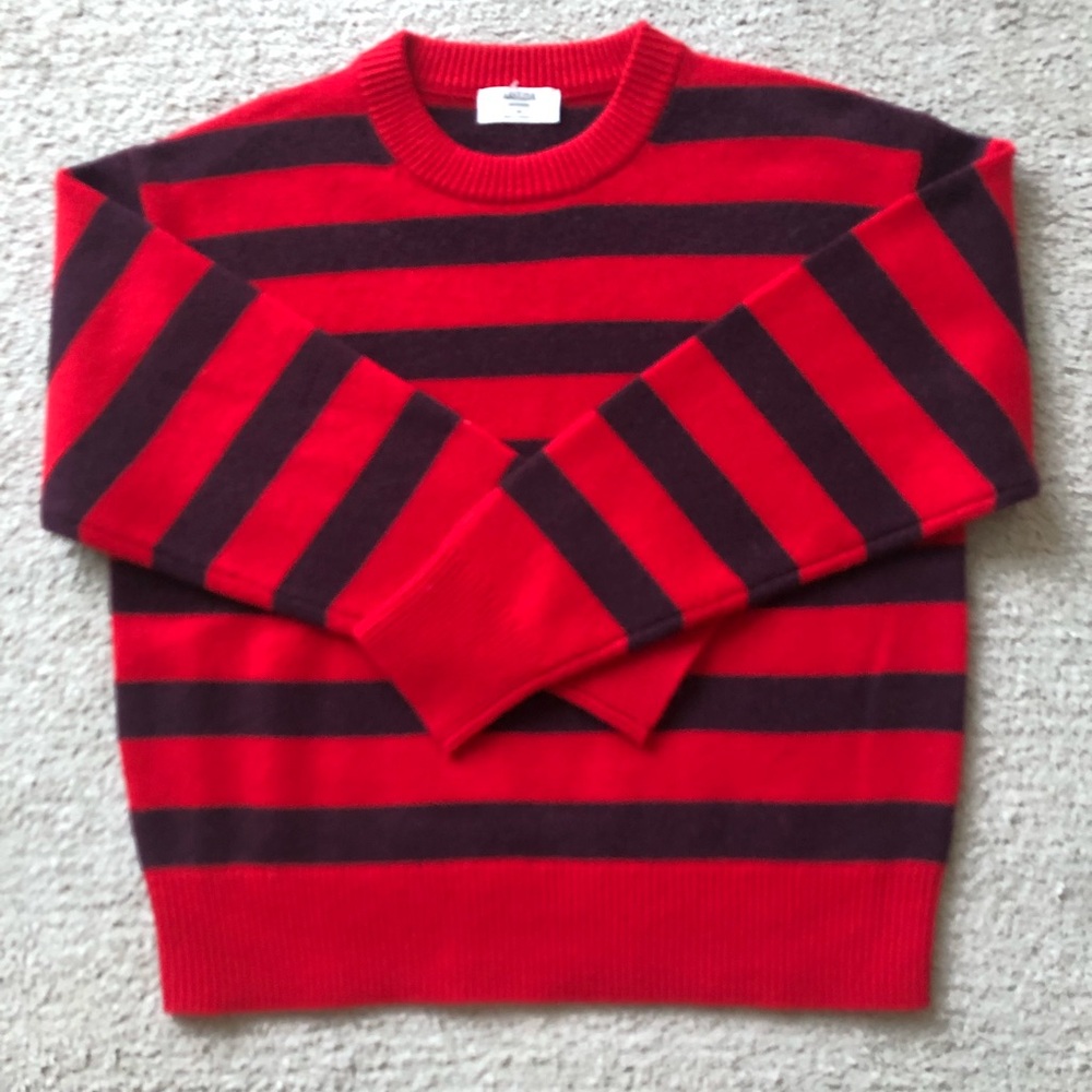 Aritzia Crewneck Cashmere Sweater.NWOT.